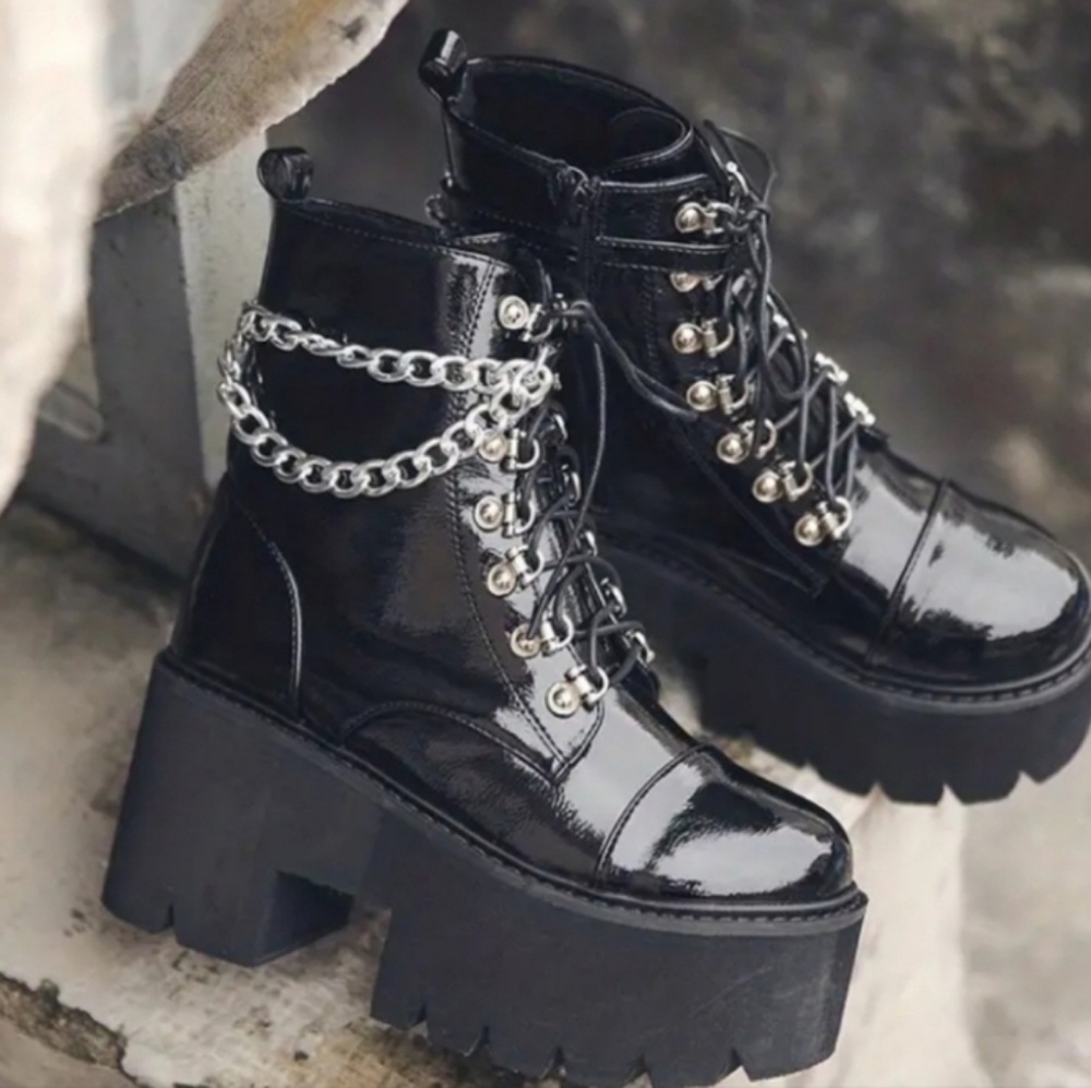 Ladies chunky heel chain detailed boots sz 7 - Picture 9 of 14